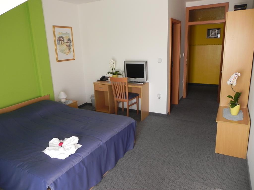 Motel Majolka Ptuj Eksteriør bilde